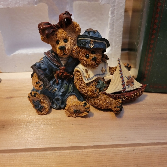 Boyd's Bears and Friends - Picture 2 of 2